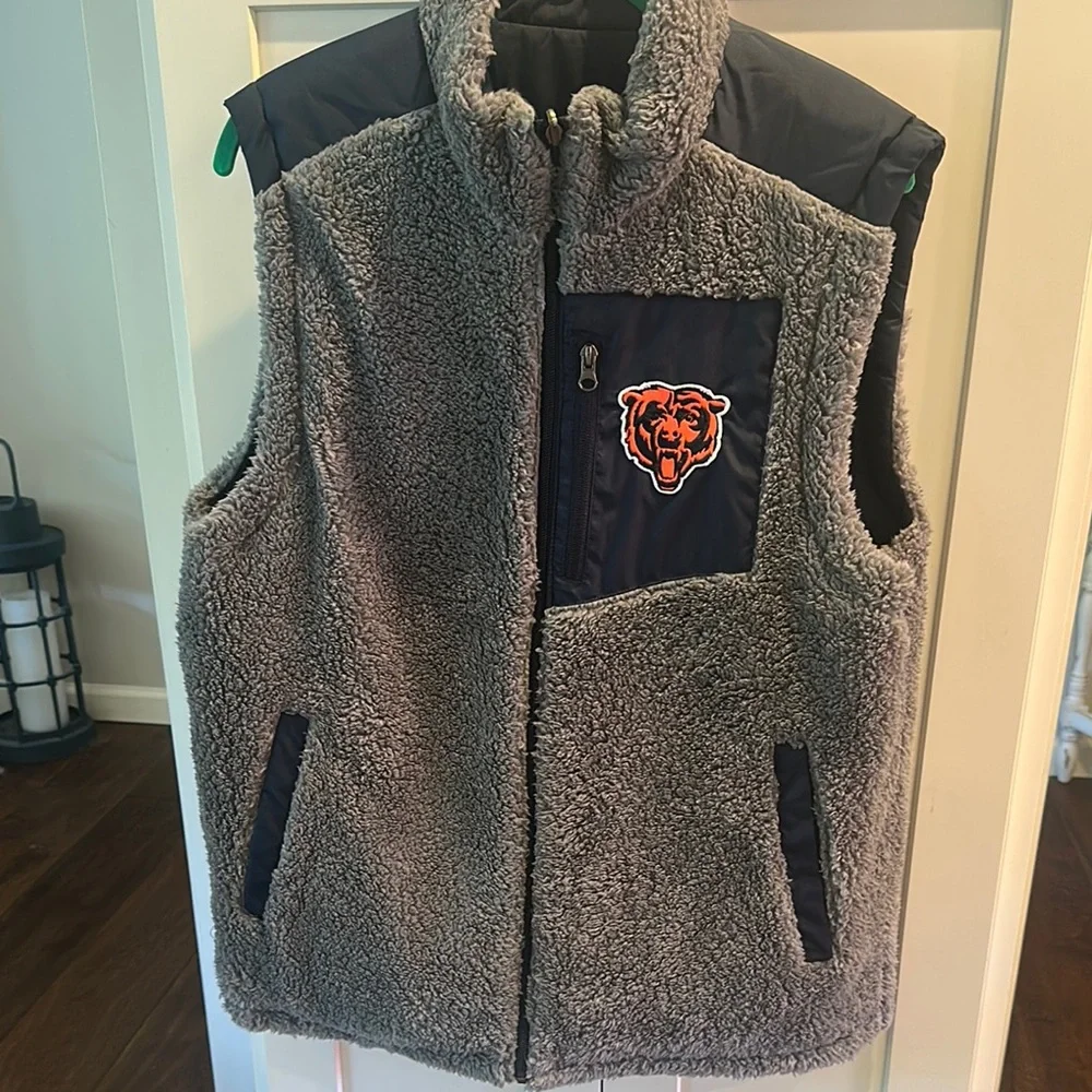 Chicago Bears Navy and Orange Puffer Vest - Picture 9 of 15